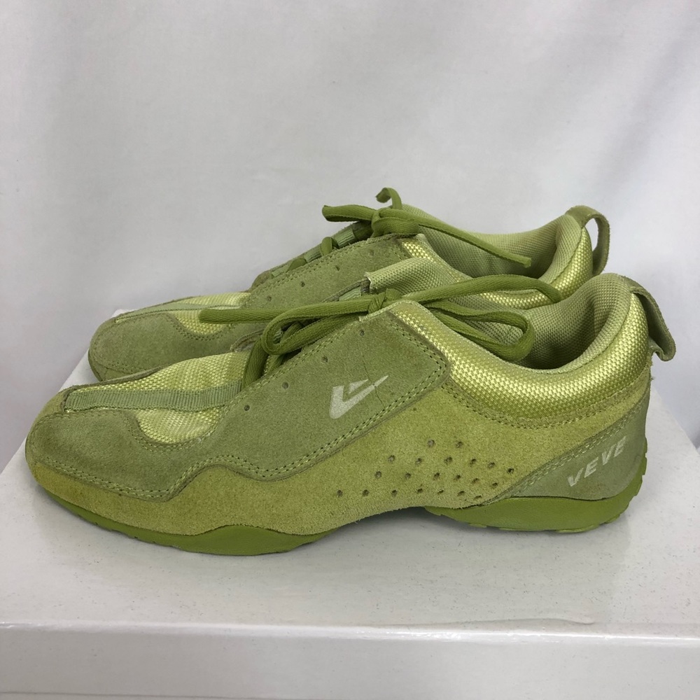 VEVE Shies